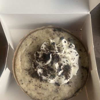 Crumbl - Aina Haina - Cookies & Cream Cheescake - Bakeries Near Me - Honolulu, Hawaii Crumbl - Aina Haina - Cookies & Cream Cheescake - Bakeries Near Me - Honolulu, Hawaii