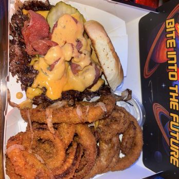 Burger 3000 - Burgers Near Me - Chatsworth, California