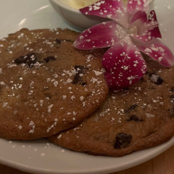 Taisho - Cookie dessert yum - Sushi Bars Near Me - Sherman Oaks, California