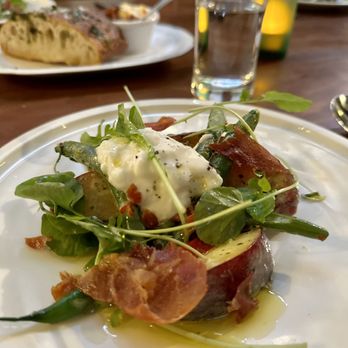 Mama - Peach & Burrata Salad - Italian Near Me - Oakland, California Mama - Peach & Burrata Salad - Italian Near Me - Oakland, California