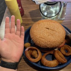 Addy Inn - 1 pound Addy Burger