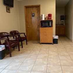 J-D's Automotive - Waiting area/Restroom