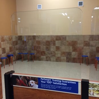 PetSmart - Need training? Nice training area set aside in the front of the store. - Pet Groomers Near Me - Mililani, Hawaii