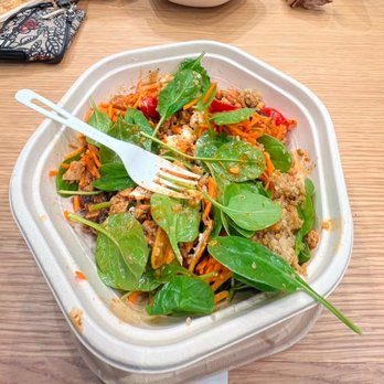 sweetgreen - Healthy Salads, Wraps, and Bowls - Chicken salad - Salad Near Me - Minneapolis, Minnesota sweetgreen - Healthy Salads, Wraps, and Bowls - Chicken salad - Salad Near Me - Minneapolis, Minnesota