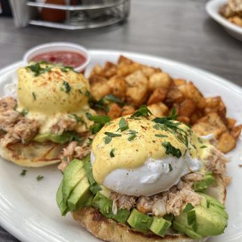 High Tide Cafe and Crepery - crab and avocado eggs benedict - Creperies Near Me - Pacifica, California