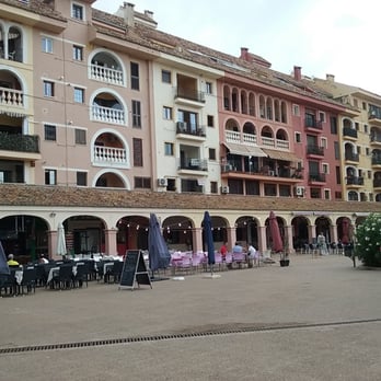 Port Saplaya - La Plaza Mayor porticada. - Landmarks & Historical Buildings Near Me - Alboraya, V
