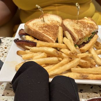 Coastal Kitchen & Bar - Pimento BLT and fries. - New American Near Me - Charlotte, North Carolina Coastal Kitchen & Bar - Pimento BLT and fries. - New American Near Me - Charlotte, North Carolina