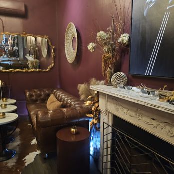 Estilo Y Vino Wine Bar - Cute lounge area - Wine Bars Near Me - Beacon, New York Estilo Y Vino Wine Bar - Cute lounge area - Wine Bars Near Me - Beacon, New York