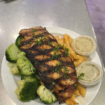 Dr Grubb's - Blackened Salmon with Penne Pasta and Broccoli Crowns - American Near Me - Claremont, California