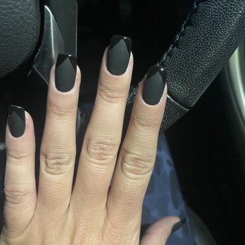Queen Spa - Matte under with black tips by Eric - Skin Care Near Me - Austin, Texas