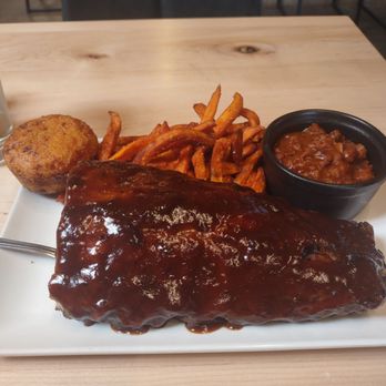 Cold Beers & Cheeseburgers - Thank you FATE BREWERY for this delicious meal - Sports Bars Near Me - Phoenix, Arizona Cold Beers & Cheeseburgers - Thank you FATE BREWERY for this delicious meal - Sports Bars Near Me - Phoenix, Arizona