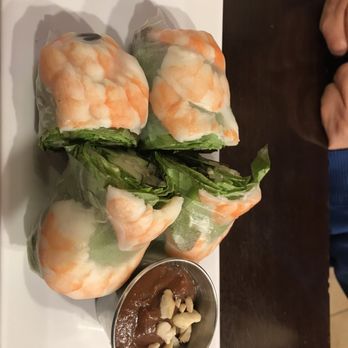 Pho Che - Summer roll without vermicelli noodles?? Can it still be a summer roll? - Vietnamese Near Me - Flushing, New York
