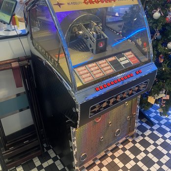 Sunliner Diner - Interior decor - Diners Near Me - Pigeon Forge, Tennessee