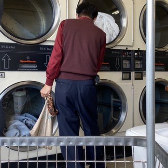 White Coin Laundry - Very rude person - Laundromat Near Me - Van Nuys, California