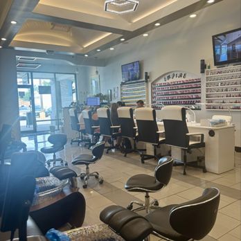 Empire Nail Bar & Spa - Nail Salons Near Me - Cincinnati, Ohio