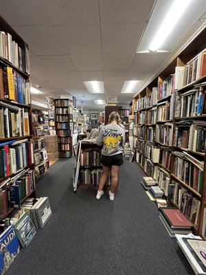 Commonwealth Books by null