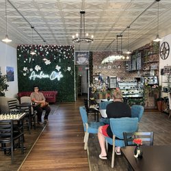 Arabica Cafe & Bakery - Cafe view from front door