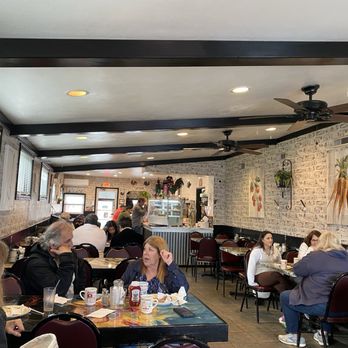 Ellie May’s Diner - Peeps - Diners Near Me - East Syracuse, New York
