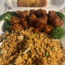 General Tso's Chicken Dinner Combination