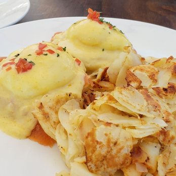 Lady C’s - Smoked salmon Benedict - Breakfast & Brunch Near Me - Tarzana, California