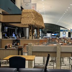 Bishop International Airport - Bar