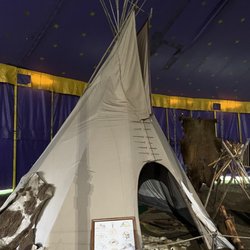 International Market World Flea Market - Examples how to live & properly set up tee pees
