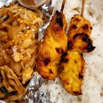 THAI PEPPER - Chicken satar and pad thai - Thai Near Me - Sun Valley, California THAI PEPPER - Chicken satar and pad thai - Thai Near Me - Sun Valley, California