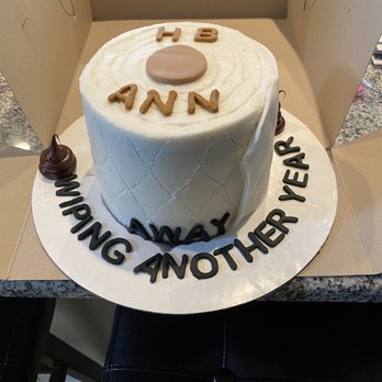 SmallCakes - Katy - Toilet paper cake - Cupcakes Near Me - Katy, Texas SmallCakes - Katy - Toilet paper cake - Cupcakes Near Me - Katy, Texas