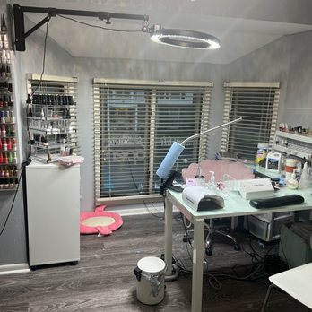 Sparkle & Shine Artistry - Nails Room - Eyelash Service Near Me Sparkle & Shine Artistry - Nails Room - Eyelash Service Near Me