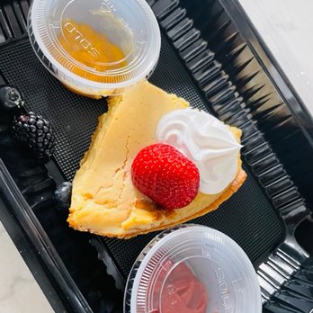 Winewood - Key Lime Pie...a MUST! - New American Near Me - Grapevine, Texas