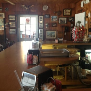Chowder Bar - View looking towards the entrance - Seafood Near Me - Bay Shore, New York