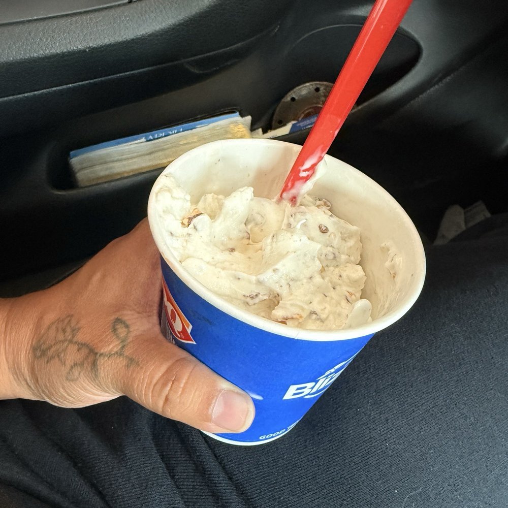 Dairy Queen - Snicker blizzard - Fast Food Near Me - Navasota, Texas