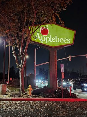 Applebee's Grill + Bar by null