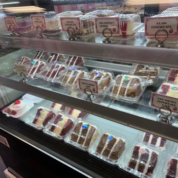 Frostings Cakeshop - Cupcakes Near Me - Cameron, North Carolina