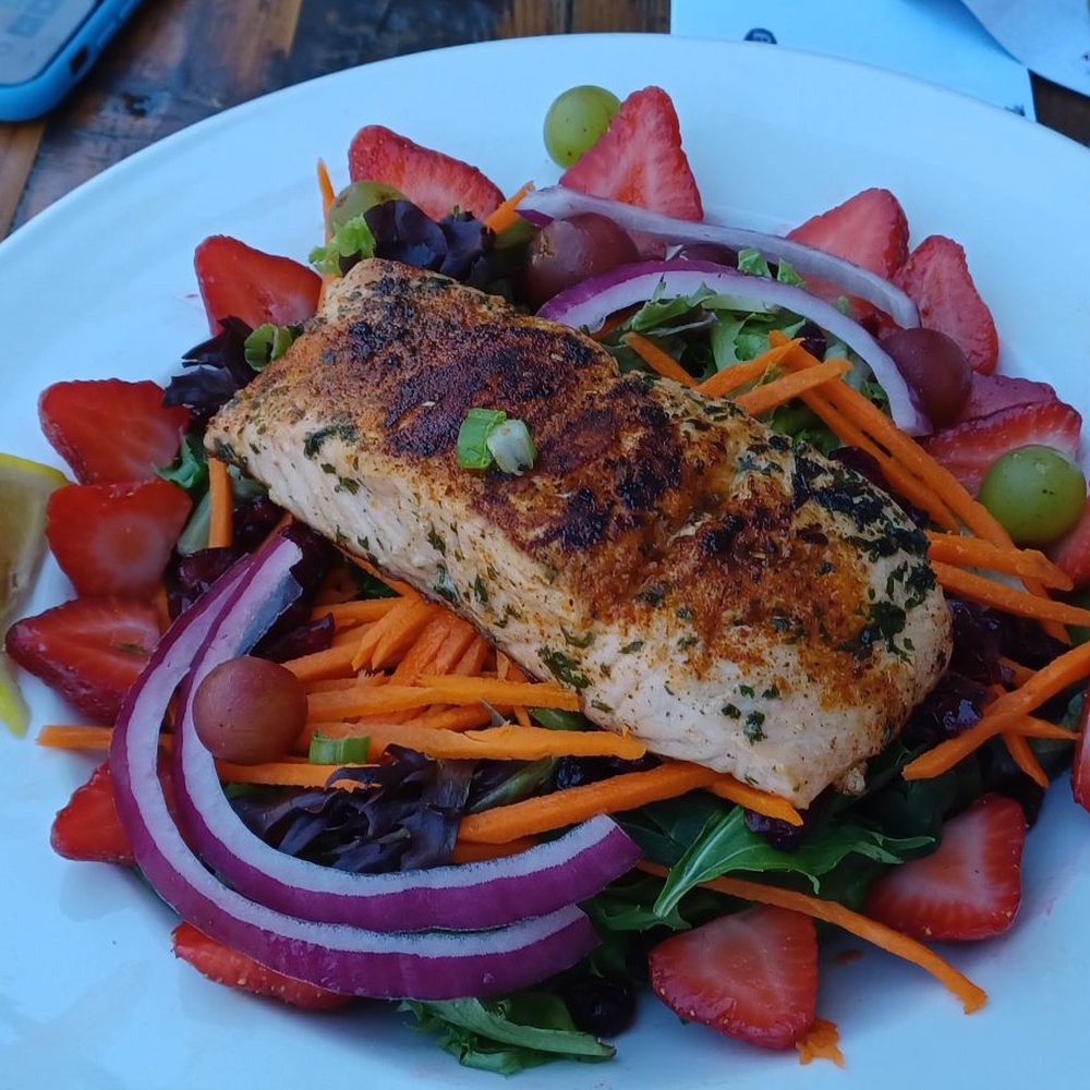 Fiddlers Green - The winner of the most beautiful salad! - Irish Near Me - Millbrae, California