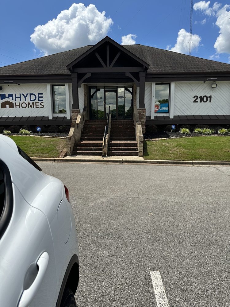 HYDE HOMES Updated September 2024 24 Photos 2101 Governors Dr SW