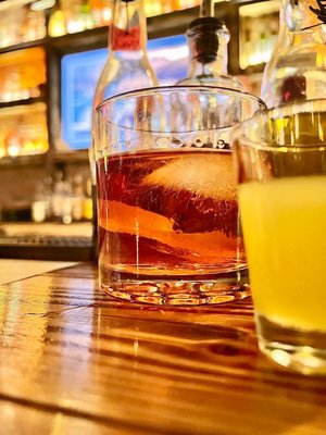Paddock & Whisky by null
