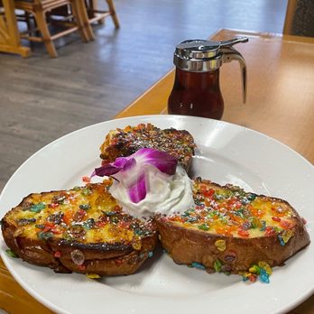 Guieb Cafe - Fruity Pebbles French Toas - New American Near Me - Honolulu, Hawaii Guieb Cafe - Fruity Pebbles French Toas - New American Near Me - Honolulu, Hawaii