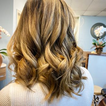 9 Cuts Salon - Awesome service. The owner is so friendly and the price is good. - Hair Salons Near Me - Seattle, Washington
