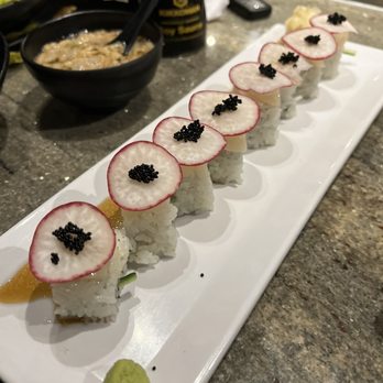 Encore Teppan - Beret scallop roll. A little more rice, not enough scallops. - Teppanyaki Near Me - Diamond Bar, California Encore Teppan - Beret scallop roll. A little more rice, not enough scallops. - Teppanyaki Near Me - Diamond Bar, California
