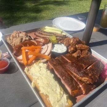 Smokin Petes - 1/2 American dream with 6 extra wings - Barbeque Near Me - Geneva, New York