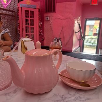 Pinky's Up Afternoon Tea - Teapot - Tea Rooms Near Me - Clarksville, Tennessee