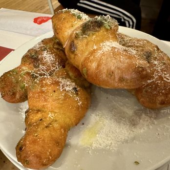 Sag Pizza - Garlic knots - Pizza Near Me - Sag Harbor, New York