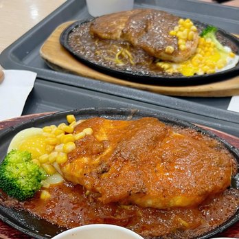 8090 Taiwanese Cuisine - Taiwanese Style Pork Chop with Mushroom Sauce & Taiwanese Style Pork Chop with Black Pepper Sauce - Taiwanese Near Me - Flushing, New York 8090 Taiwanese Cuisine - Taiwanese Style Pork Chop with Mushroom Sauce & Taiwanese Style Pork Chop with Black Pepper Sauce - Taiwanese Near Me - Flushing, New York