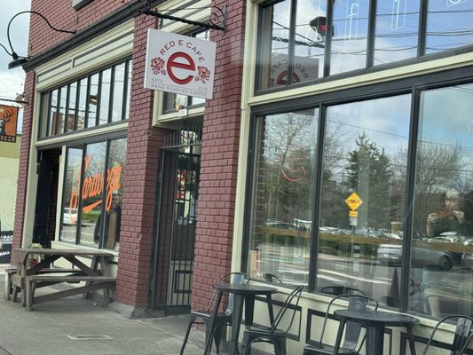 red e café roasters by null