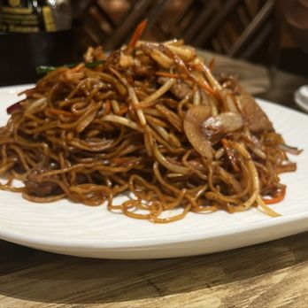 Fortune Dumpling House - Beef noodle stir fry - Dim Sum Near Me - Vacaville, California
