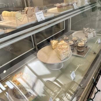 The Bellbird Bakeshop - Cafes Near Me - La Grange, Illinois