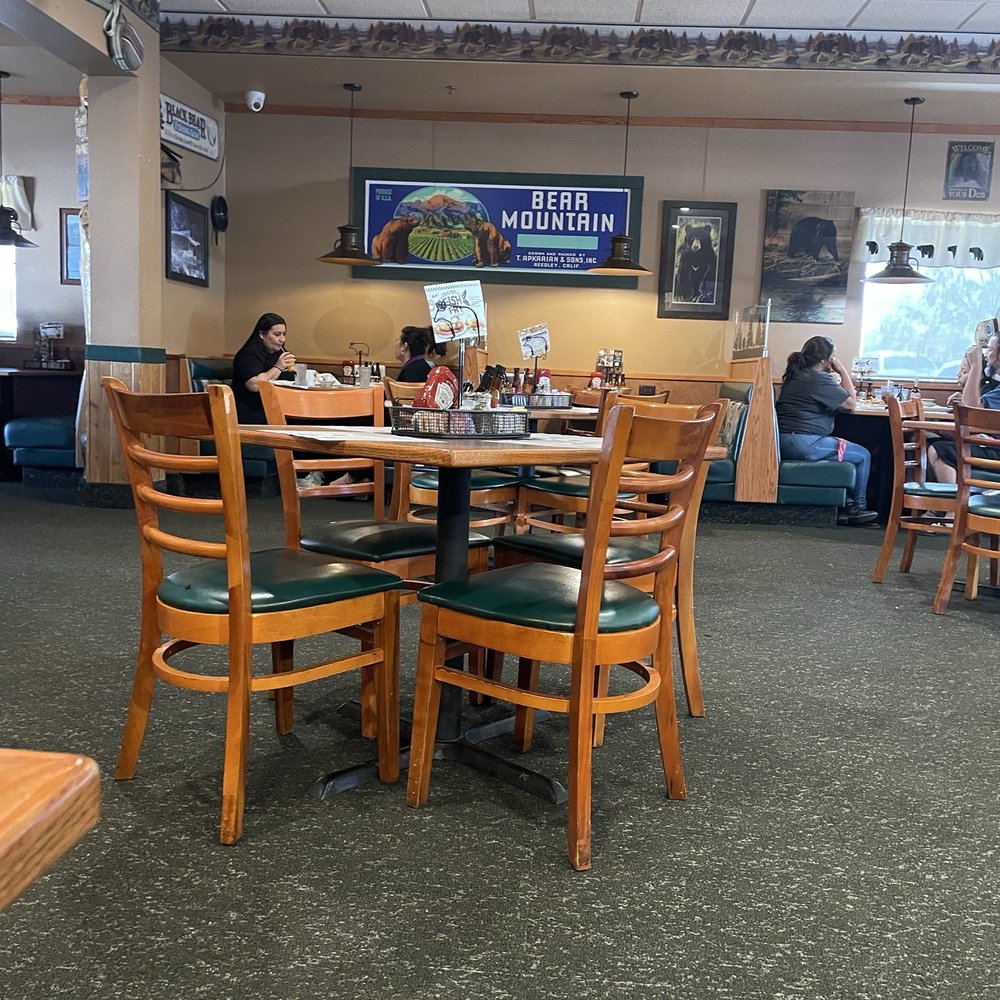 Black Bear Diner Arvin - Inside - Breakfast & Brunch Near Me - Arvin, California