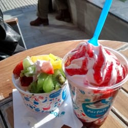 La Yogurtería de La Serenísima - Parfait y frozen con frutas