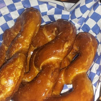 Der Wolf - Sop it up w pretzies and cheese - Beer Bar Near Me - Pasadena, California